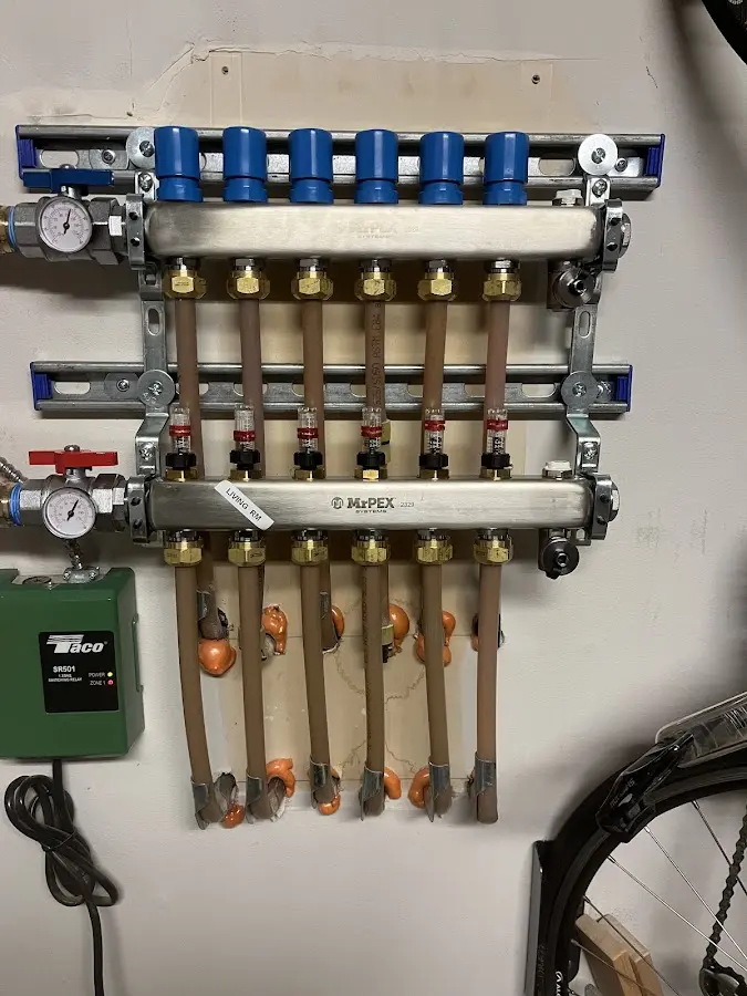 Plumber performing Leak Detection at a residential property in Urban Honolulu